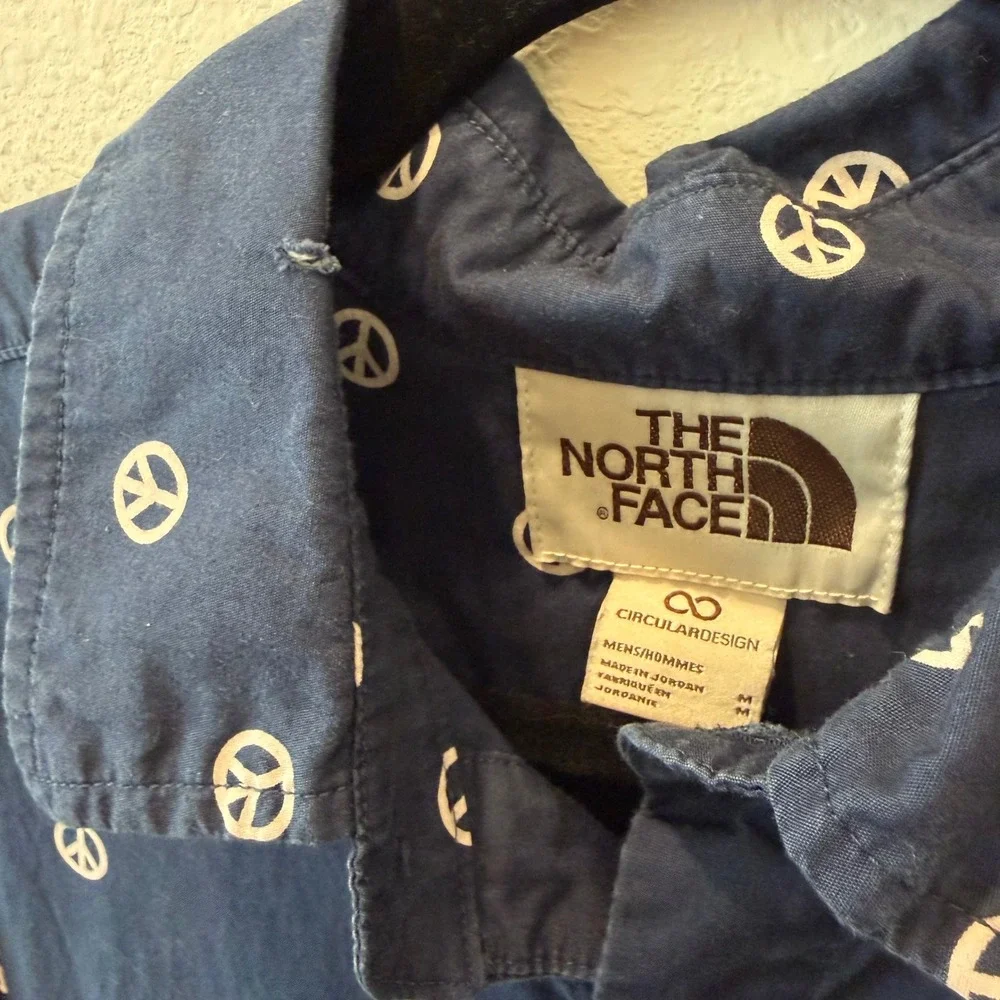 The North Face Mens Peace Sign Print Button Down Shirt Navy Blue Medium